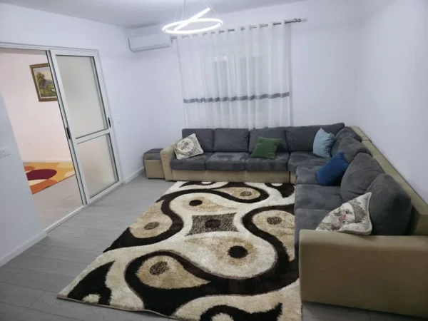 Tirane, jepet me qera apartament 2+1+Aneks Kati 2, 100 m² 500 € (ali demi)