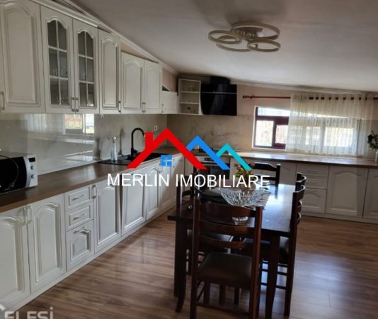 Tirane, jepet me qera apartament 2+1+Ballkon Kati 6, 130 m² 600 € (RRUGA SIRI KODRA)