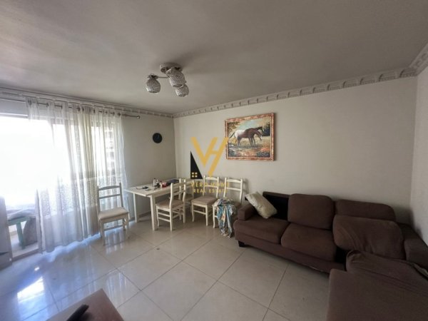 Tirane, jepet me qera apartament 1+1+Ballkon Kati 1, 56 m² 350 € (KOMUNA E PARISIT)