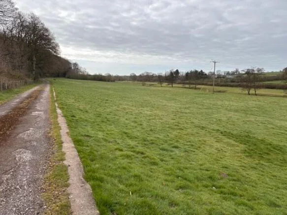 Tirane, shes toke , 2.000 m² 160.000 € (petrele)