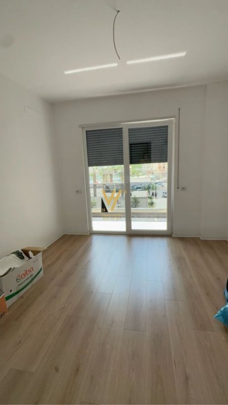 Tirane, jepet me qera apartament 2+1+Ballkon Kati 1, 115 m² 161.000 € (ASTIR)