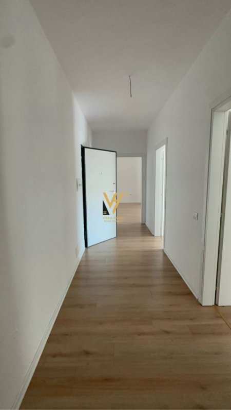 Tirane, jepet me qera apartament 2+1+Ballkon Kati 1, 115 m² 161.000 € (ASTIR)