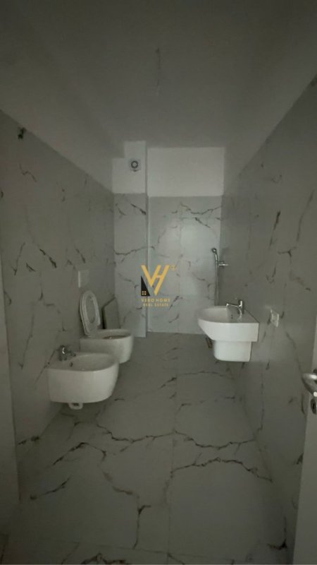 Tirane, jepet me qera apartament 2+1+Ballkon Kati 1, 115 m² 161.000 € (ASTIR)