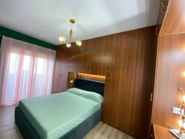 Tirane, shitet apartament 2+1 Kati 3, 95 m² (Yzberisht)