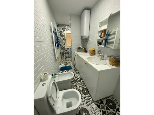 Tirane, shitet apartament 2+1 Kati 3, 95 m² (Yzberisht)