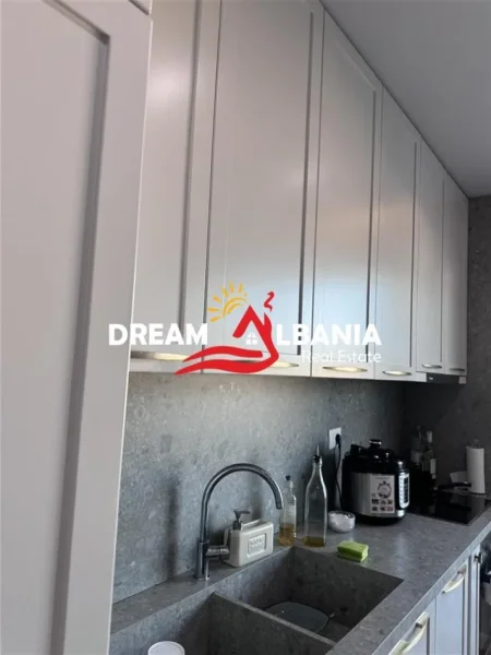 Tirane, shitet apartament 1+1+Ballkon Kati 4, 74 m² 135.000 € (Fundi i rruges Jordan Misja - ID 41111071)