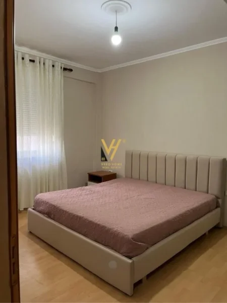 Tirane, jepet me qera apartament 2+1+Ballkon Kati 1, 102 m² 600 € (LIQENI I THATE)