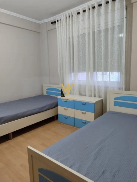 Tirane, jepet me qera apartament 2+1+Ballkon Kati 1, 102 m² 600 € (LIQENI I THATE)