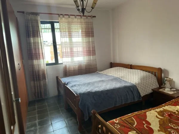 Tirane, jepet me qera apartament 1+1 Kati 4, 70 m² 380 € (Ali Dem)