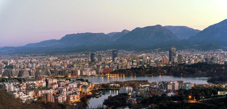 Tirane, jepet me qera apartament 1+1 Kati 1, 51 m² 450 € (Rruga e Elbasanit)