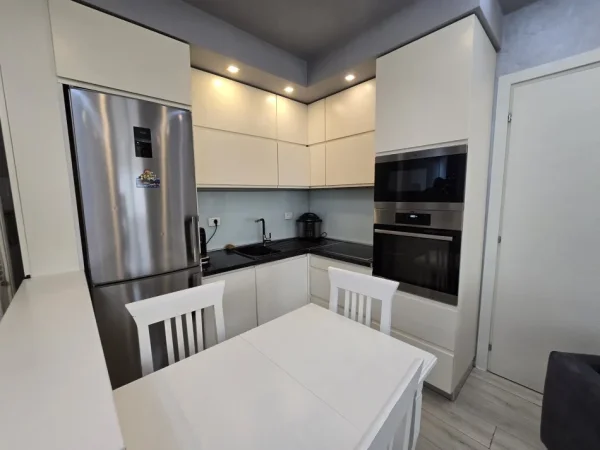 Tirane, shitet apartament 2+1+Aneks+Ballkon Kati 3, 80 m² 160.000 € (rruga e kavajes)