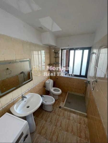 Tirane, jepet me qera apartament 1+1 Kati 2, 71 m² 350 € (Rruga Bardhyl)