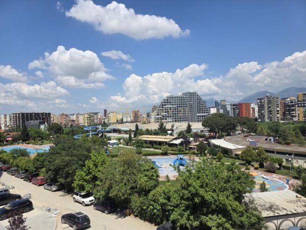 Open Space + Parkim Me Qira Kati 2, 187 m² 2.000 € (Lake View, Liqeni)