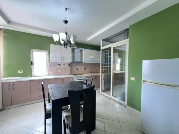 Tirane, jepet me qera apartament 1+1+Ballkon Kati 7, 76 m² 590 € (Tregu Elektrik)