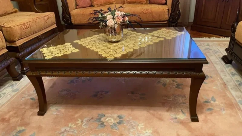 Prizren, shes  komplet mobiljesh për sallon –  stil klasik dhe elegant 1.250 € Cmimi esht i diskutushem .