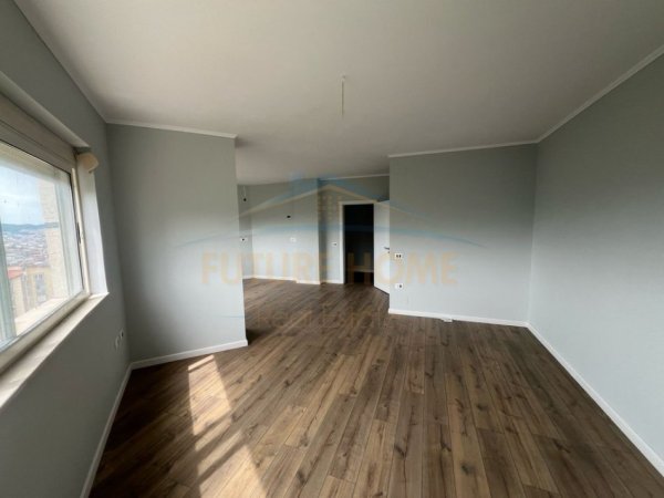 Tirane, shitet apartament 2+1+Ballkon Kati 4, 124 m² 136.400 € (FRESK)