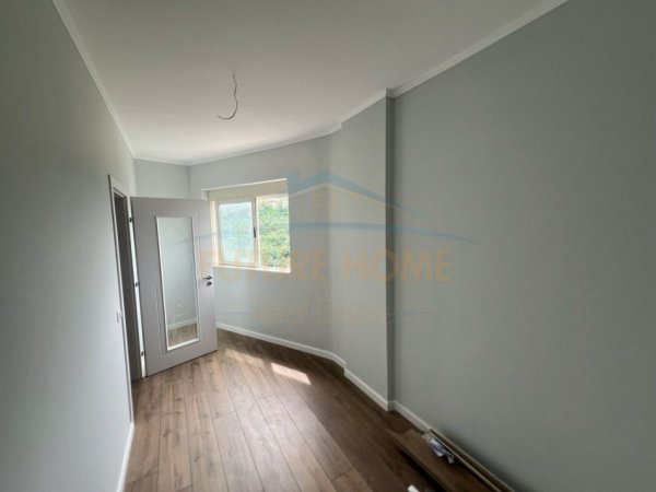 Tirane, shitet apartament 2+1+Ballkon Kati 4, 124 m² 136.400 € (FRESK)