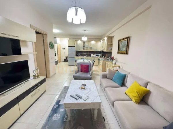 Tirane, jepet me qera apartament 1+1+Ballkon Kati 6, 75 m² 500 € (Unaza e Re)