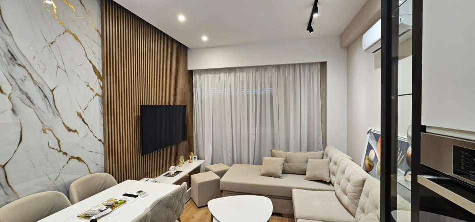 Tirane, shes apartament 1+1+Ballkon Kati 6, 54 m² 99.000 € 