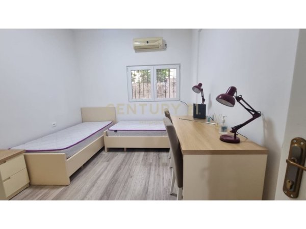 Tirane, jepet me qera apartament 2+1 Kati 1, 55 m² 450 € (5 Maj)