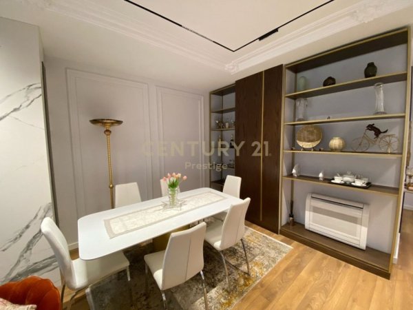Tirane, jepet me qera apartament 2+1 Kati 3, 140 m² 1.500 € (Rruga e Barrikadave)