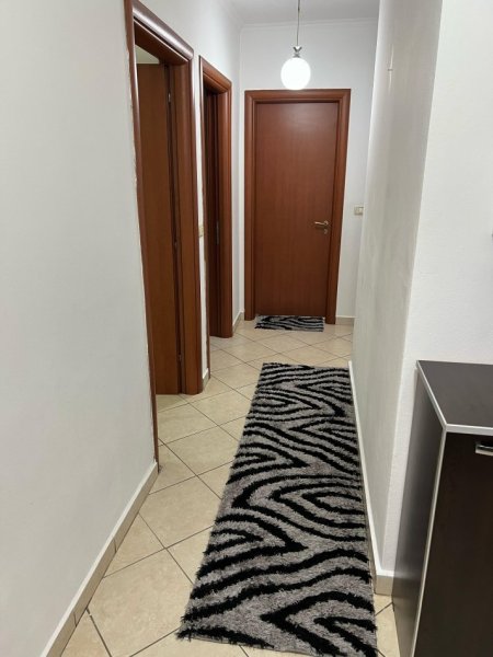 Tirane, jepet me qera apartament 2+1 Kati 4, 86 m² 600 € (Komuna Parisit)