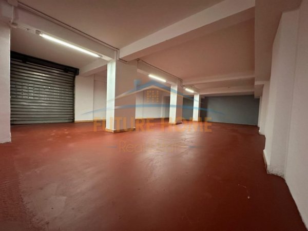 💶 350,000 € 💶 - Ambient Biznesi + Magazinë + Poste Parkimi - Shkolla e Kuqe