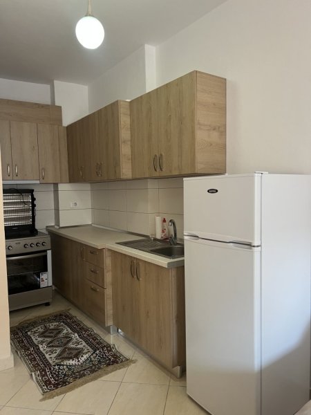 Tirane, jepet me qera apartament 1+1+Ballkon Kati 8, 60 m² 400 € (ASTIR TE OSLO)