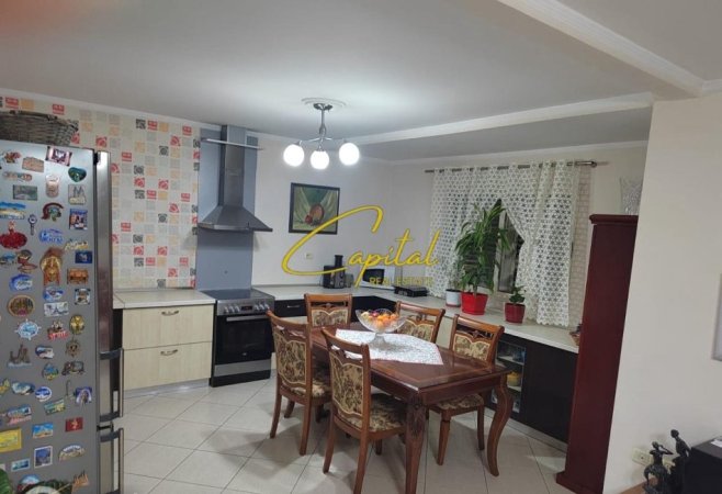Tirane, shitet apartament 3+1 Kati 4, 123 m² 219.000 € (RRUGA E KAVAJES)