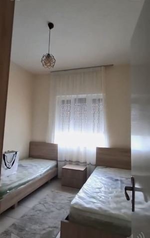 Tirane, jepet me qera apartament 2+1+Ballkon Kati 5, 65 m² 450 € 