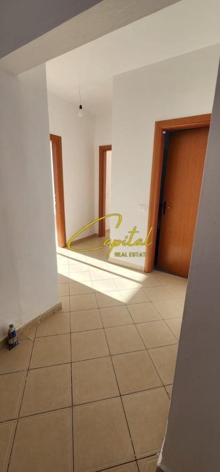 Tirane, shitet apartament 1+1 Kati 4, 64 m² 84.000 € (FRESKU)