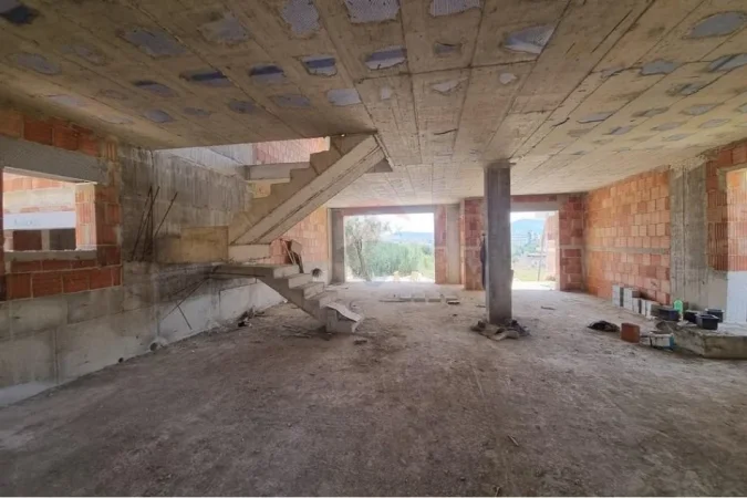 Tirane, shitet Vile , 389 m² 643.000 € (Farke)