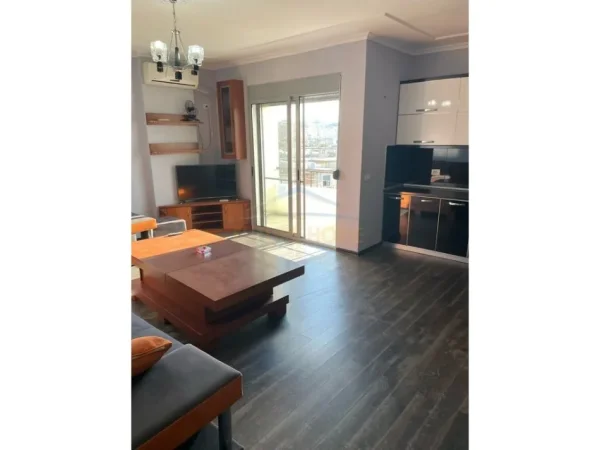 Durres, jepet me qera apartament 2+1 , 90 m² 350 € (PRANË VALA PARK, DURRËS)