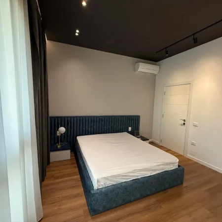 Tirane, jepet me qera apartament 1+1+Ballkon Kati 7, 70 m² 800 € (Square 21)
