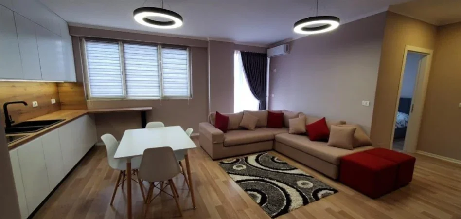 Tirane, shitet apartament 2+1 Kati 4, 81 m² 110.000 € (Fresk "Kompleksi Tom Doshi")