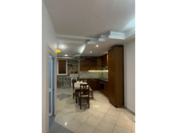 Durres Plazh, jepet me qera apartament 2+1 Kati 1, 80 m² 400 € (Plazh Iliria , Durres)