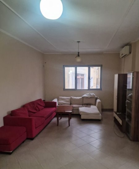 Tirane, jepet me qera apartament 3+1 Kati 3, 147 m² 500 € (“Bryli”)