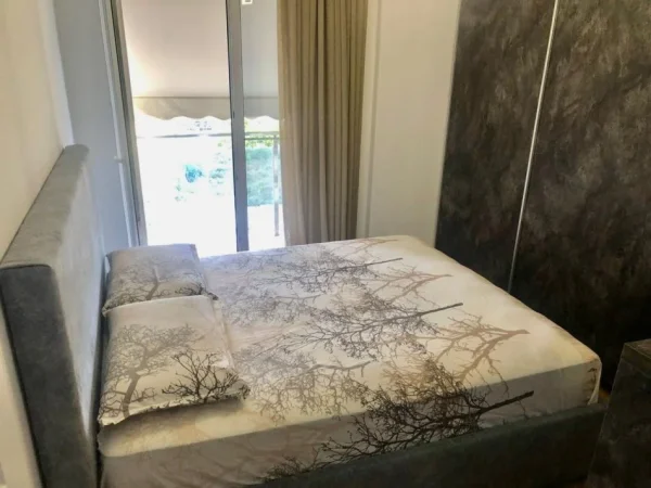 Tirane, shes apartament 1+1+Ballkon Kati 6, 60 m² 115.000 € (Ish Fusha e Aviacionit)