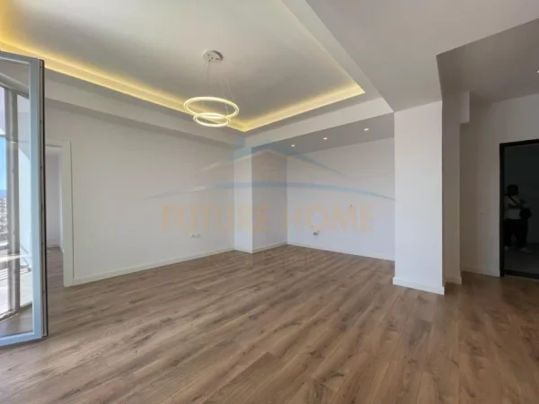 Tirane, shitet apartament 2+1+Aneks+Ballkon Kati 10, 101 m² 212.000 € (Rruga e Kavajes)