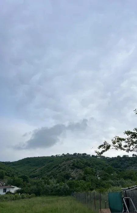 Tirane, shes toke , 1.000 m² (Vishaj-Dumje)