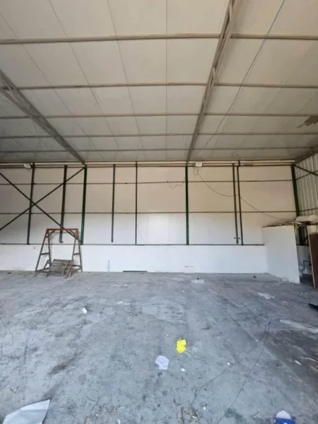 Tirane, jepet me qera magazine Kati 0, 200 m² 1.000 € (PRUSH)