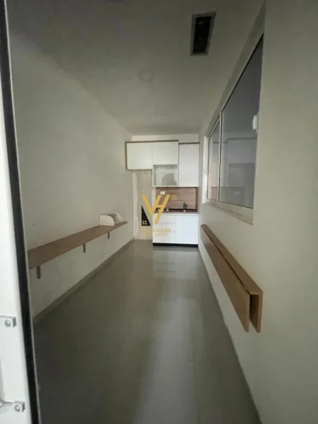 Tirane, jepet me qera ambjent biznesi Kati 0, 205 m² 3.000 € (ISH STACIONI TRENIT)