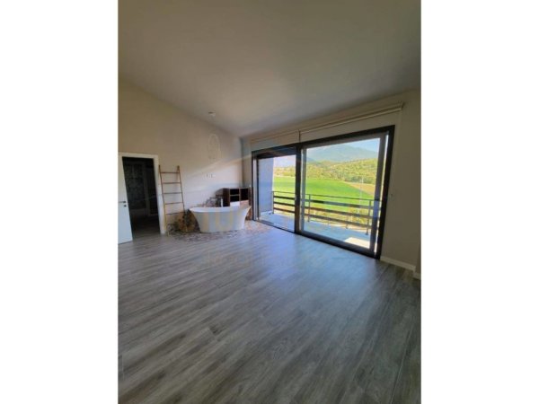 Tirane, shitet Vile 3 Katshe Kati 0, 917 m² 800.000 € (daias)