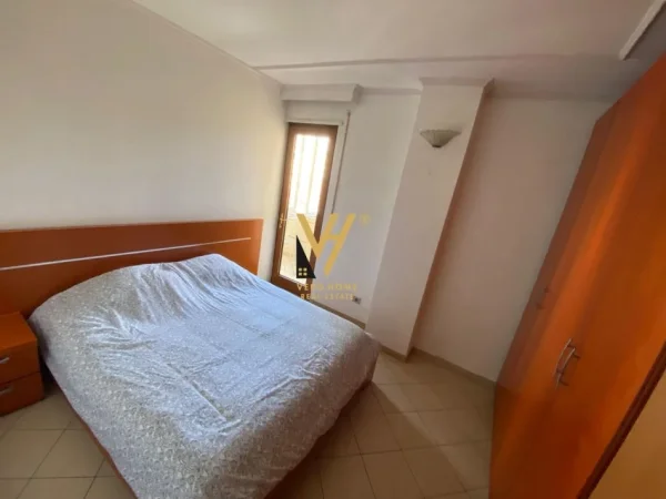 Tirane, jepet me qera apartament 1+1+Ballkon Kati 6, 60 m² 550 € (RRUGA E BARRIKADAVE)
