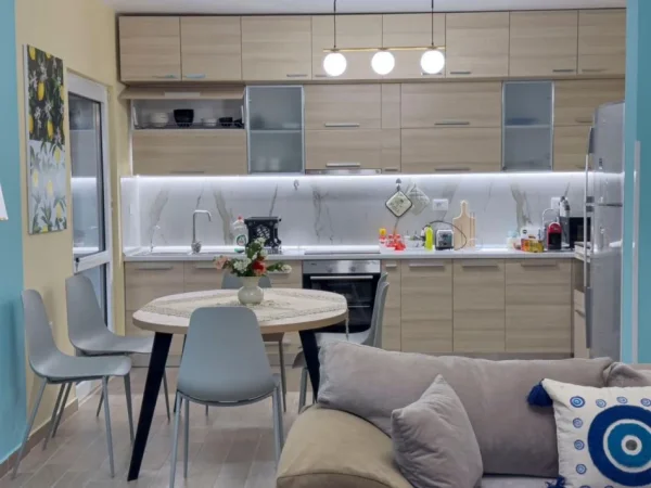 Tirane, jepet me qera Vile 2+1+Aneks+Ballkon Kati 3, 170 m² 1.100 € (Vilat Gjermane)