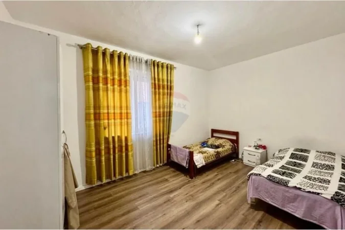 Tirane, shitet apartament 2+1+Aneks+Ballkon Kati 2, 70 m² 128.000 € (ish tregu elektrik)