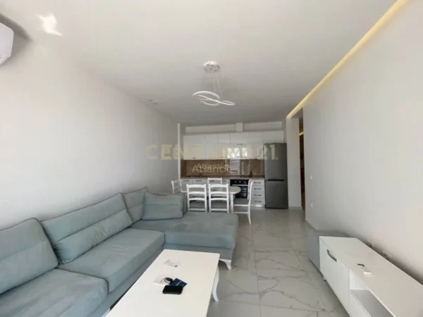 Durres Plazh, jepet me qera apartament 2+1 Kati 2, 110 m² 600 € (Plazh Rtota kuqe)