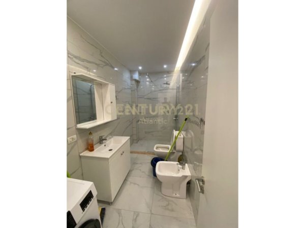 Durres Plazh, jepet me qera apartament 2+1 Kati 2, 110 m² 600 € (Plazh Rtota kuqe)
