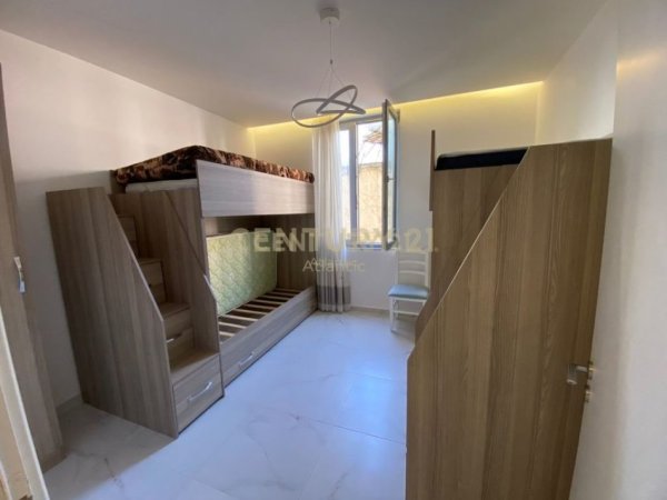 Durres Plazh, jepet me qera apartament 2+1 Kati 2, 110 m² 600 € (Plazh Rtota kuqe)