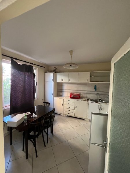 Tirane, shitet apartament 2+1+Ballkon Kati 2, 64 m² 96.000 € (rruga e kavajes)
